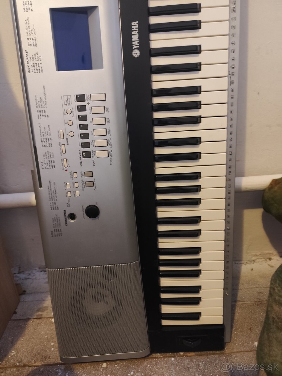 Predám klavír Yamaha DGX520