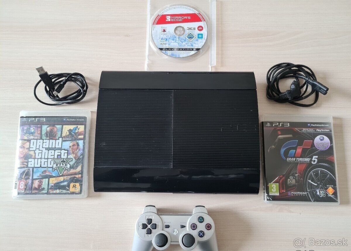 Playstation 3 superslim + hry + kabeláž