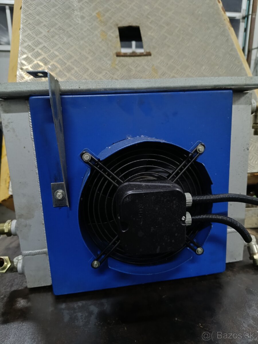 Chladič oleja  a vzduchu s ventilatorom