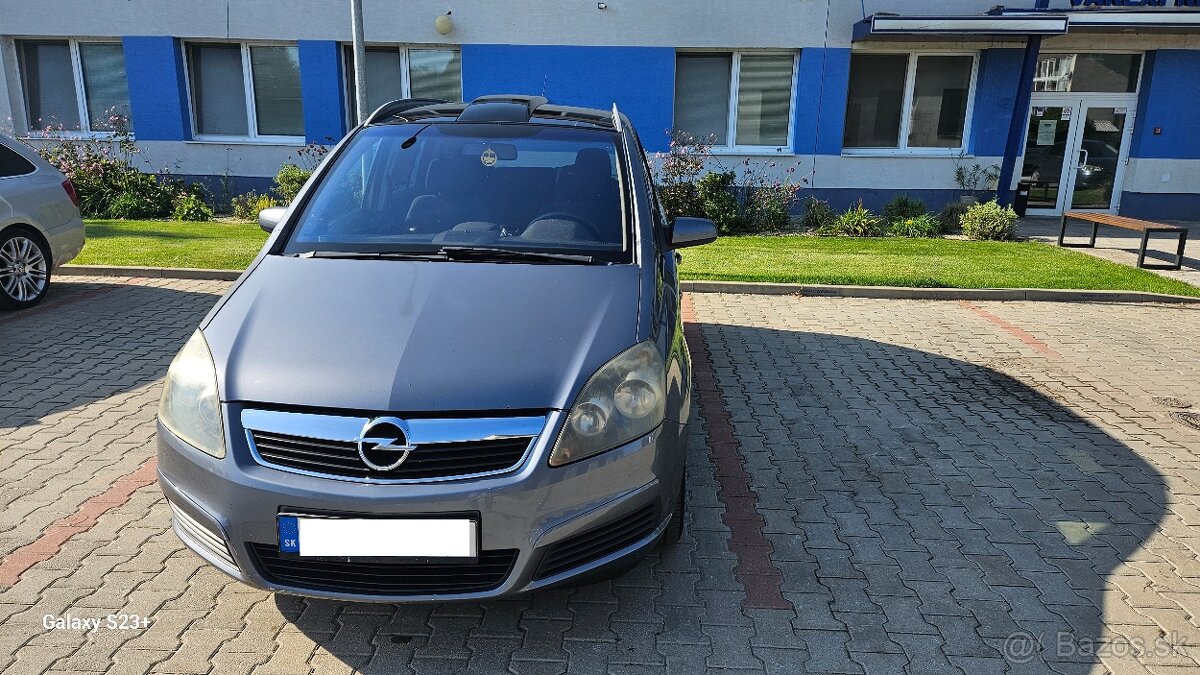 Opel ZAFIRA 1,9 DTH šport 110 kW / 150 PS / NAVI / Camera