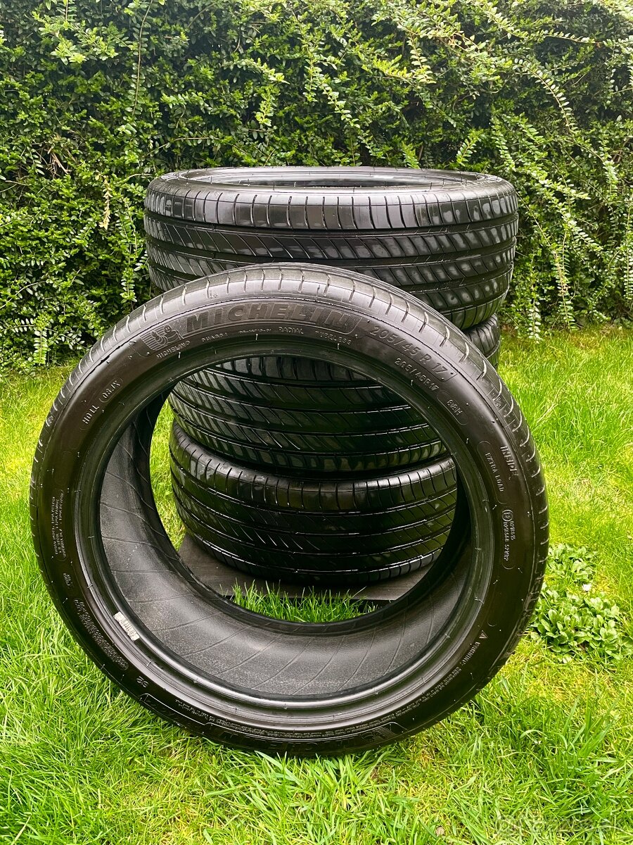 Letne pneumatiky Michelin 205/45 R17 ako Nove