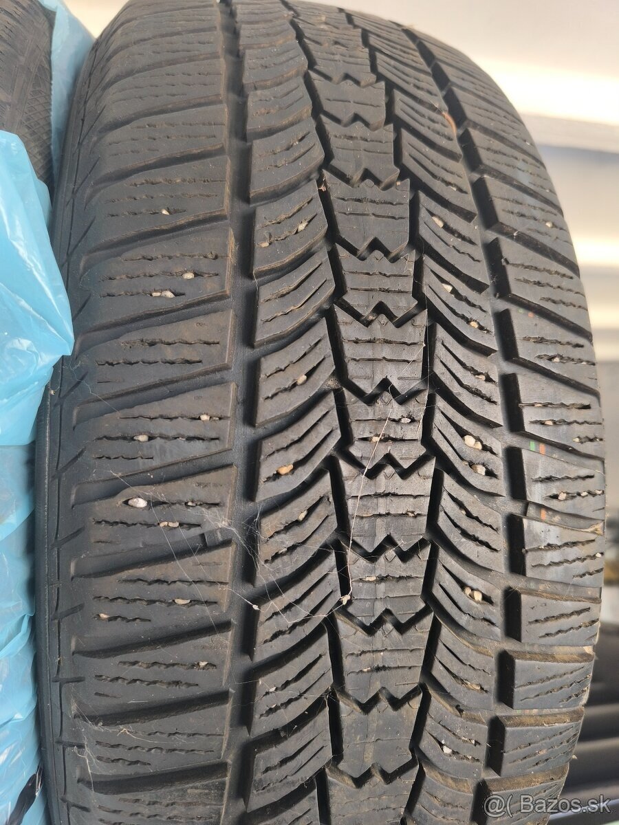 215/55 R17 zimné pneu SAVA