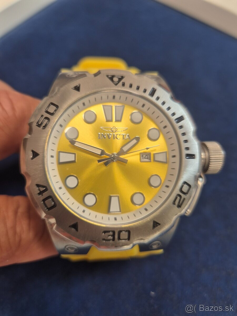 INVICTA YELOW