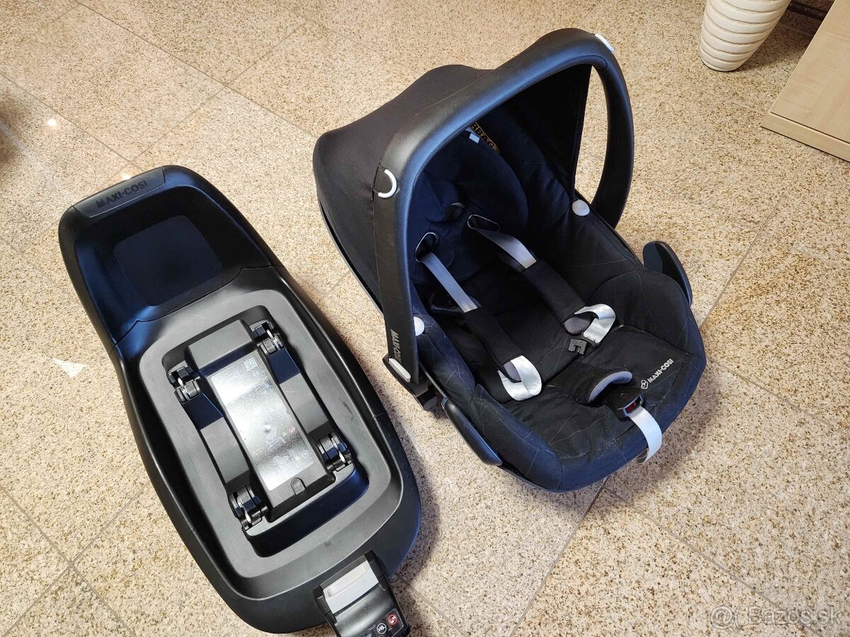 Maxi Cosi Pebble Vajicko a Isofix Stanica 2Way Fix