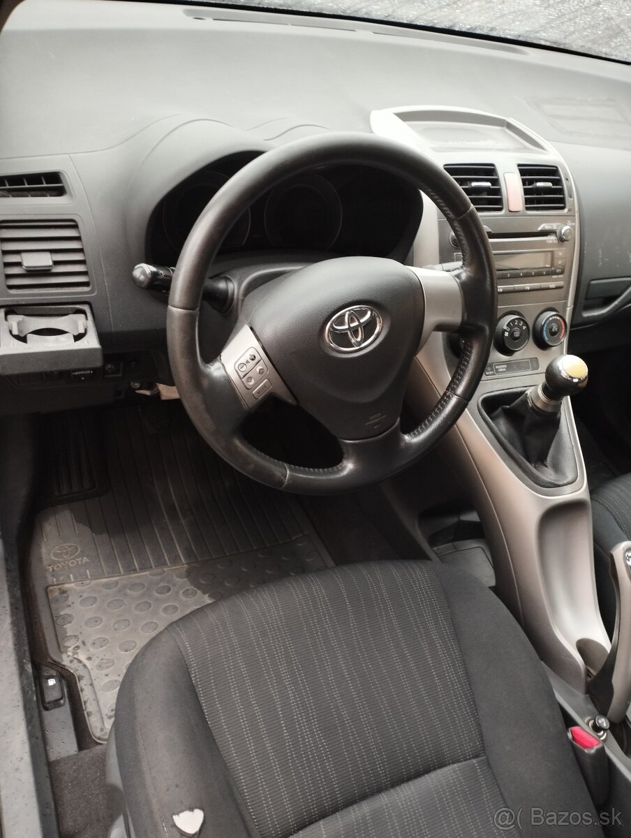 Toyota Auris 1,4 VVTi +l pg