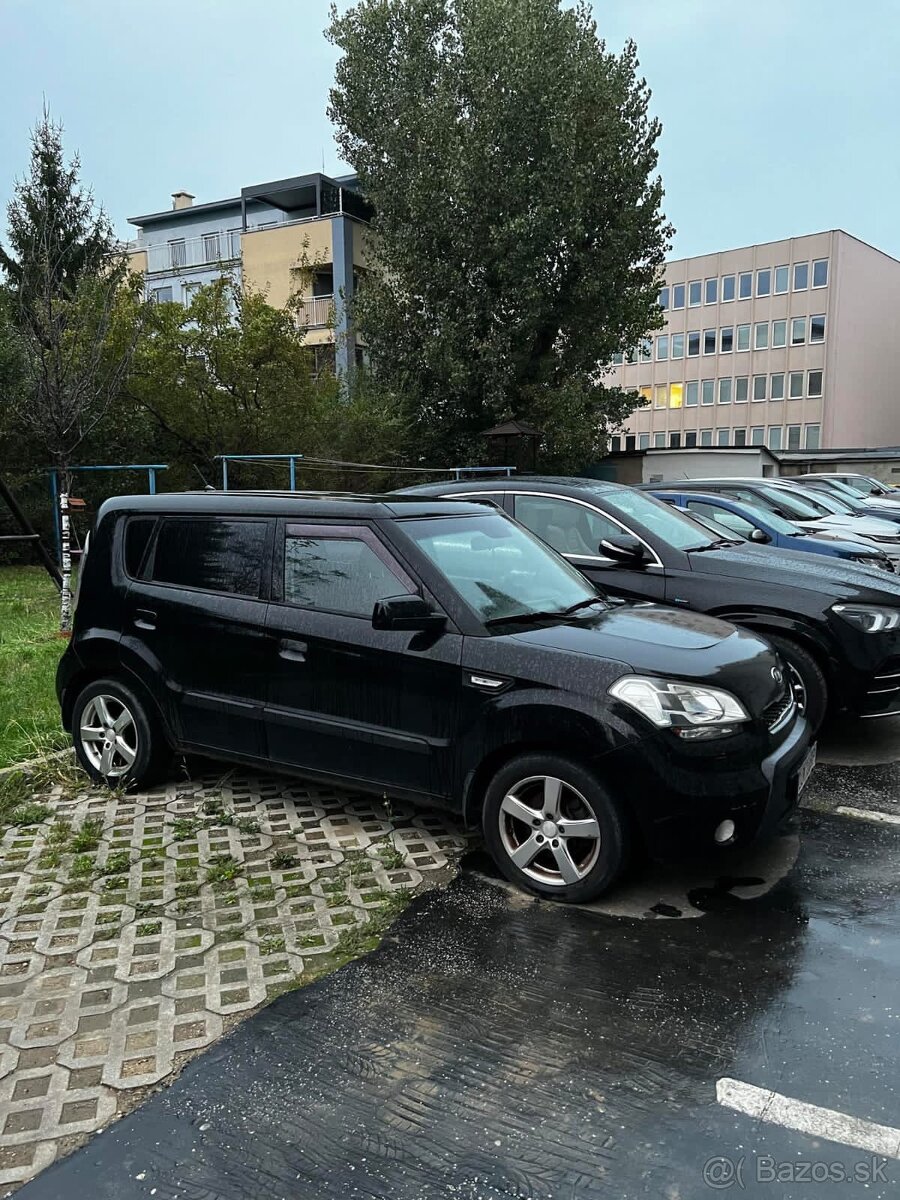 Rozpredám na náhradné diely Kia Soul 2009