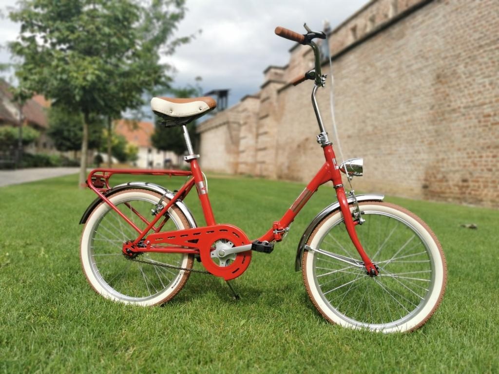 Predám skladací bicykel Camping 20 - červený