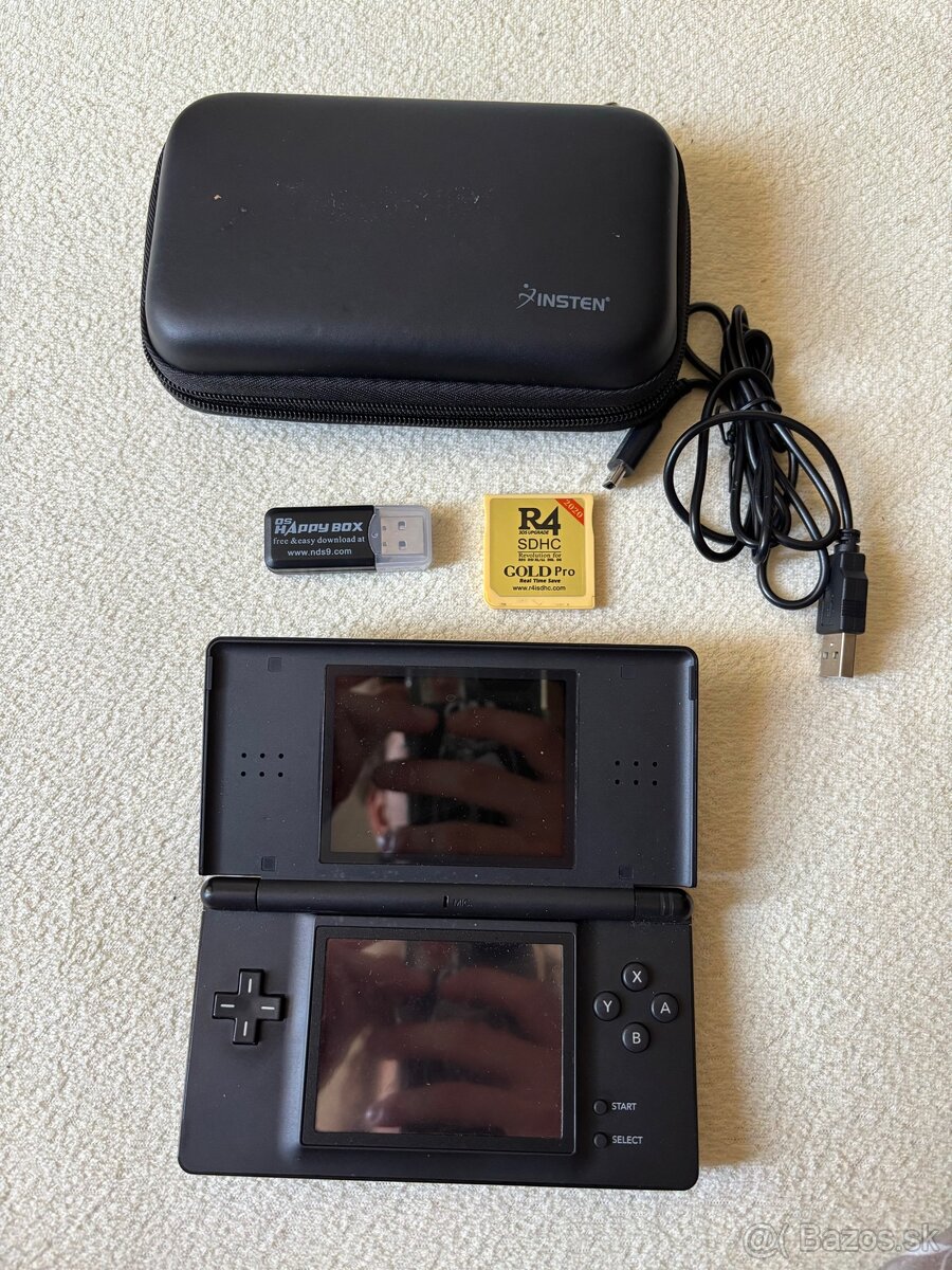 Nintendo DS Lite, R4 Gold Pro karta