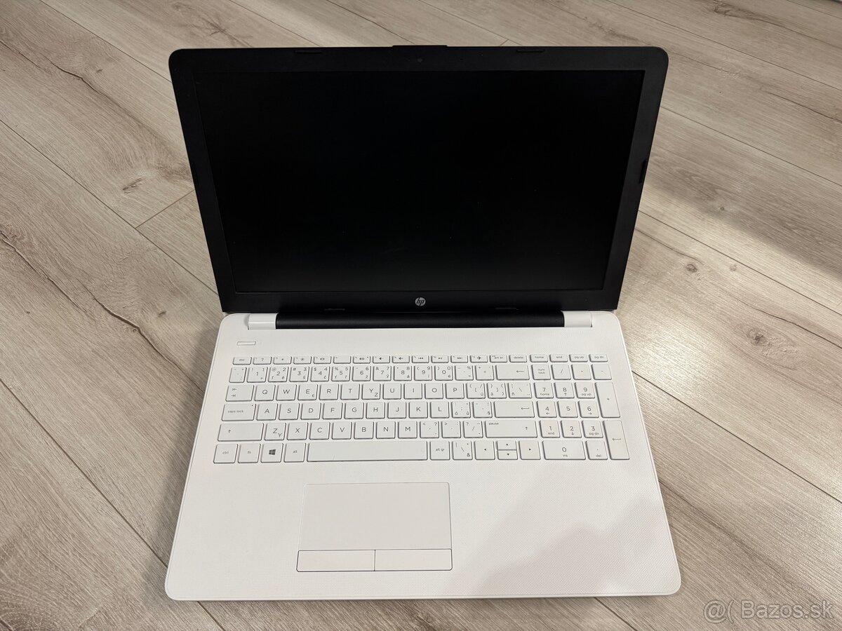 Notebook HP 15-BW056NC, CPU AMD 3GHz, 8GB RAM, 128GB SSD