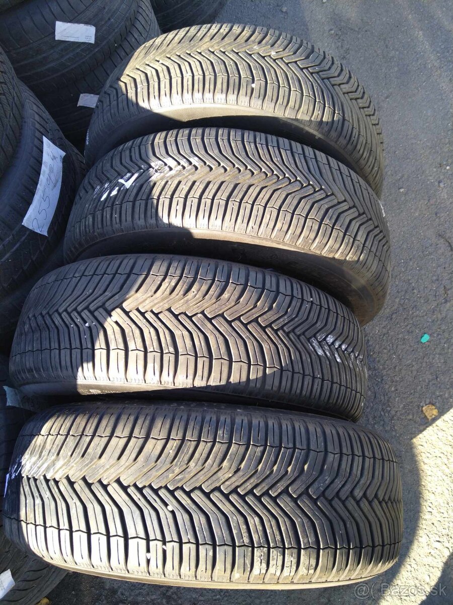 225/65 R 17 106 V celoročné pneu MICHELIN.