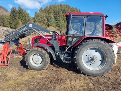 Predávam traktor Hrabačku rozdružovač na balíky a iné