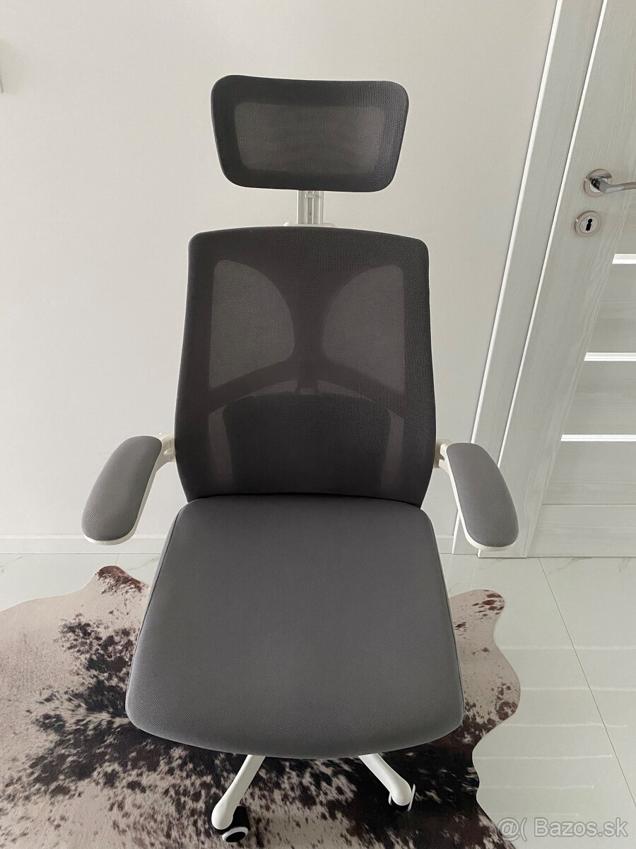 Kancelárska ergonomická stolička