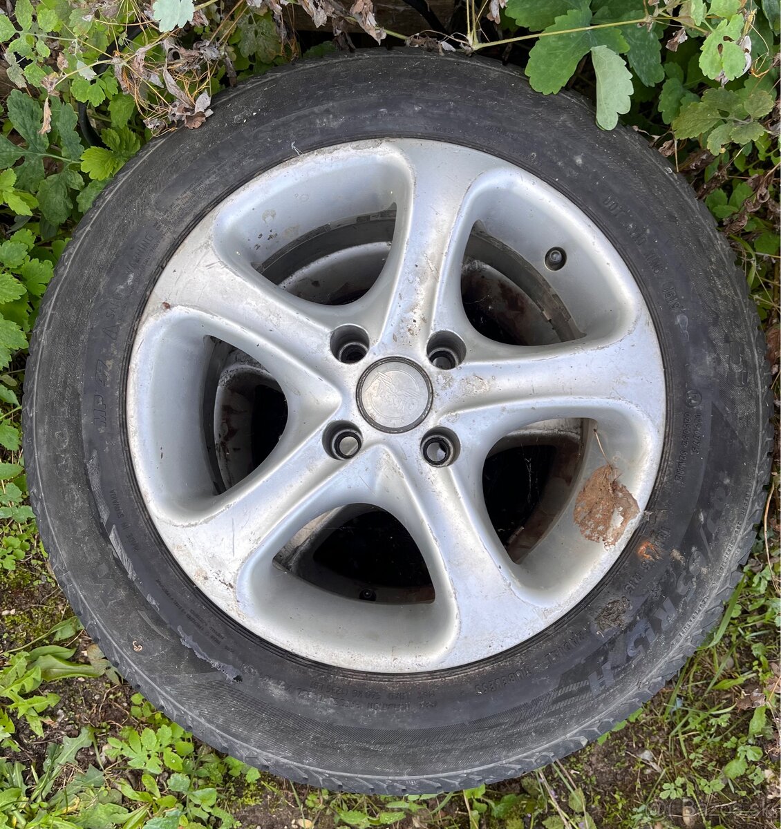 Predam 3 ks 15” kolies na Renault Dacia