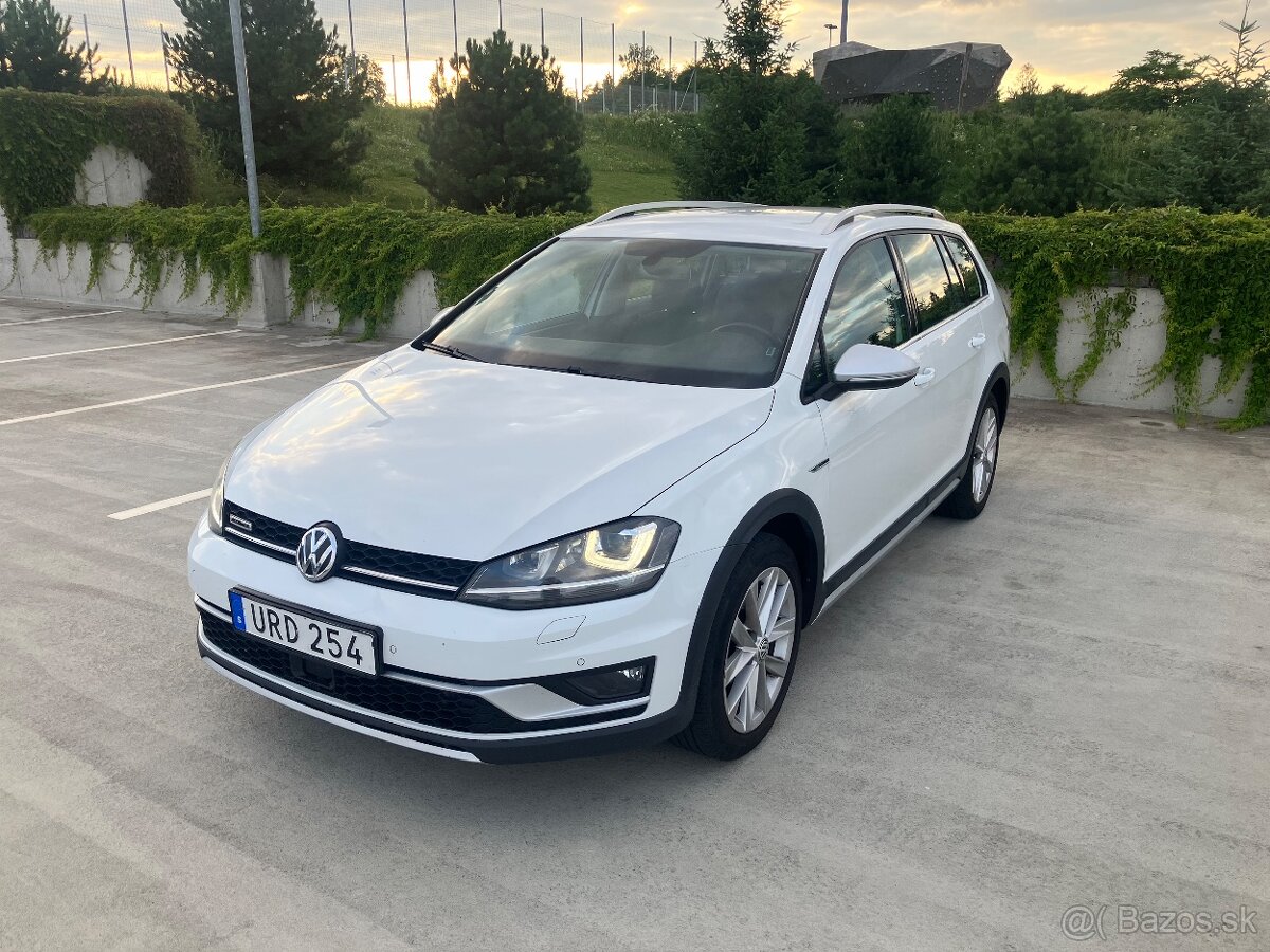 VW Golf Alltrack 2.0 TDI - DSG, 4x4, WEBASTO, XENONY, TAŽNÉ