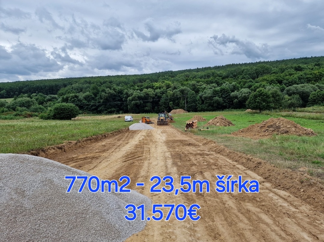 Slnečný stavebný pozemok Zlatníky 770m2 - na predaj