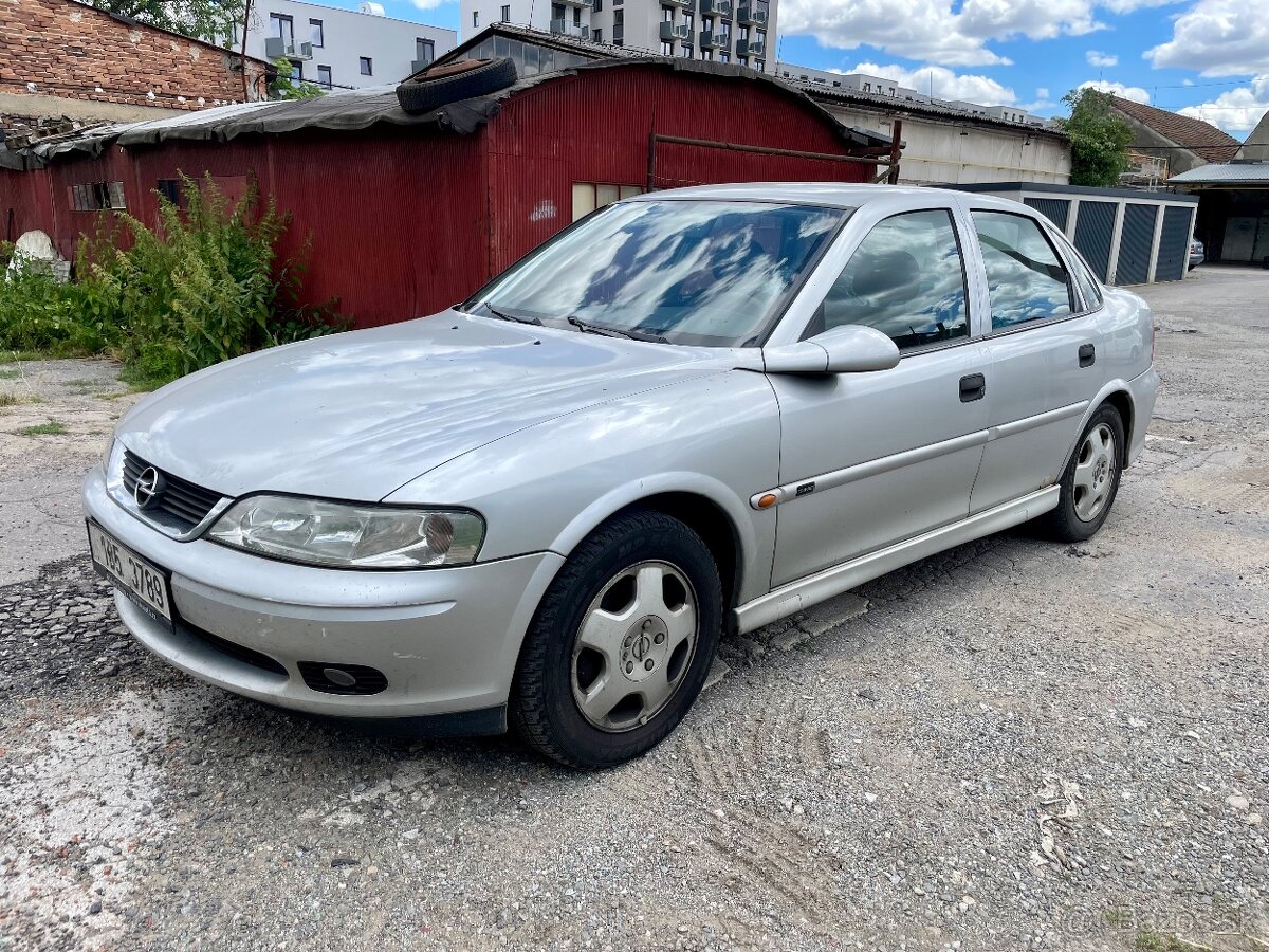 Opel Vectra 1.8i 16V