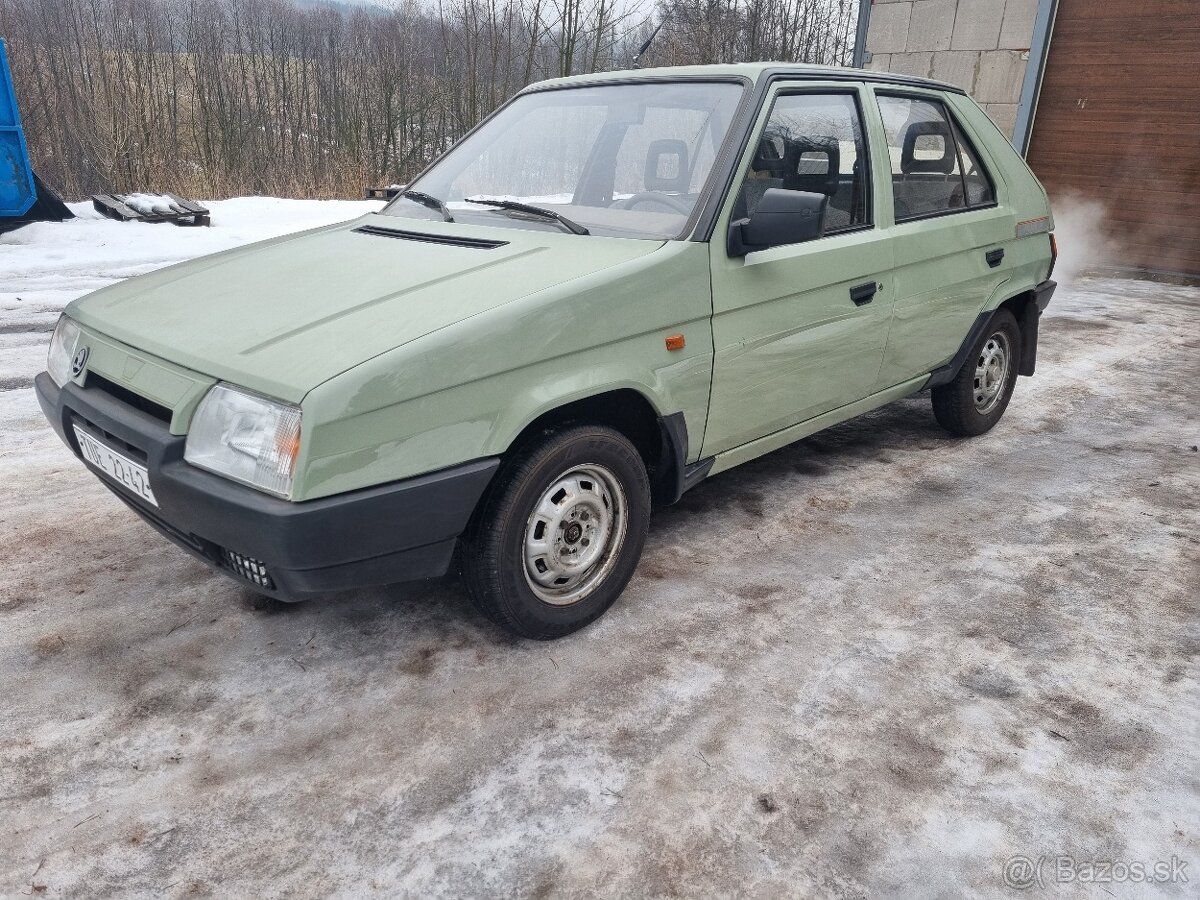 PRODÁM škoda Favorit 135 LS r.v. 1990 Auto je po prvním maji