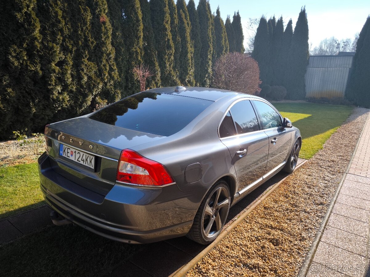 Volvo S80 D5 - manuál