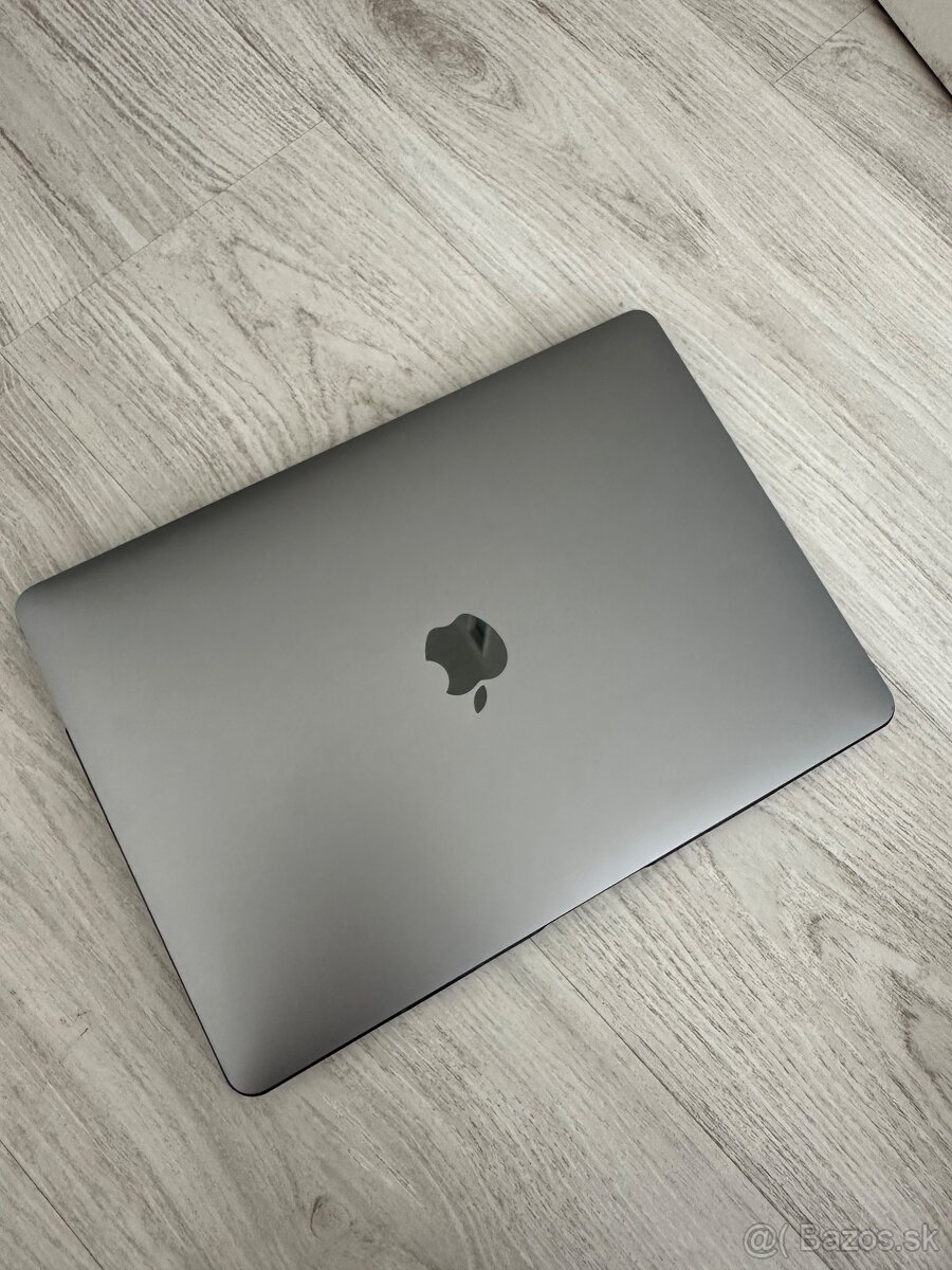 Apple Macbook pro 2020 13 palcový