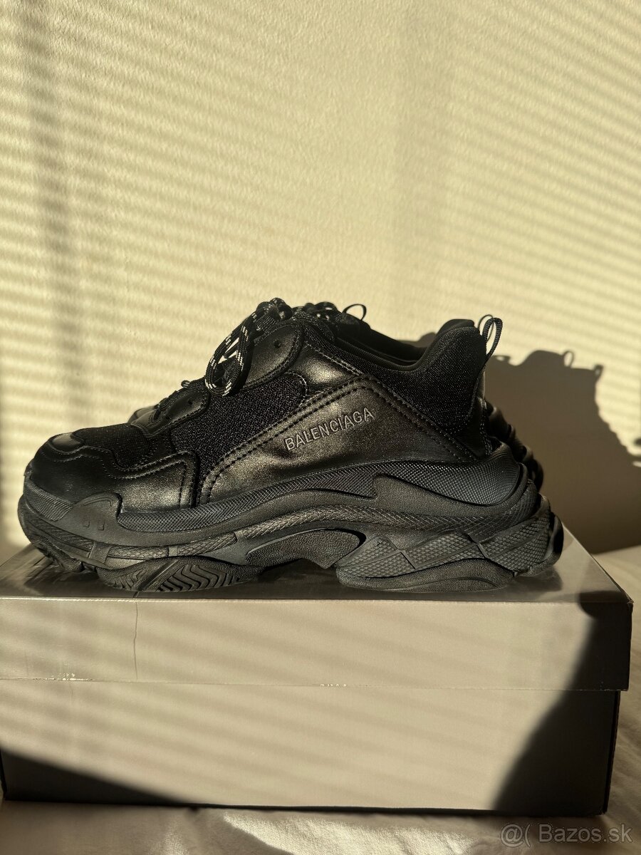 Balenciaga triple s