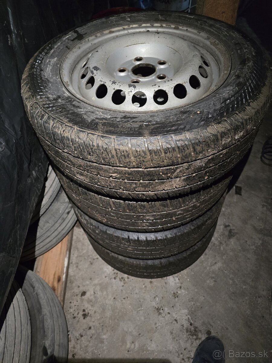 205/65 R16 C celoročne pneumatiky