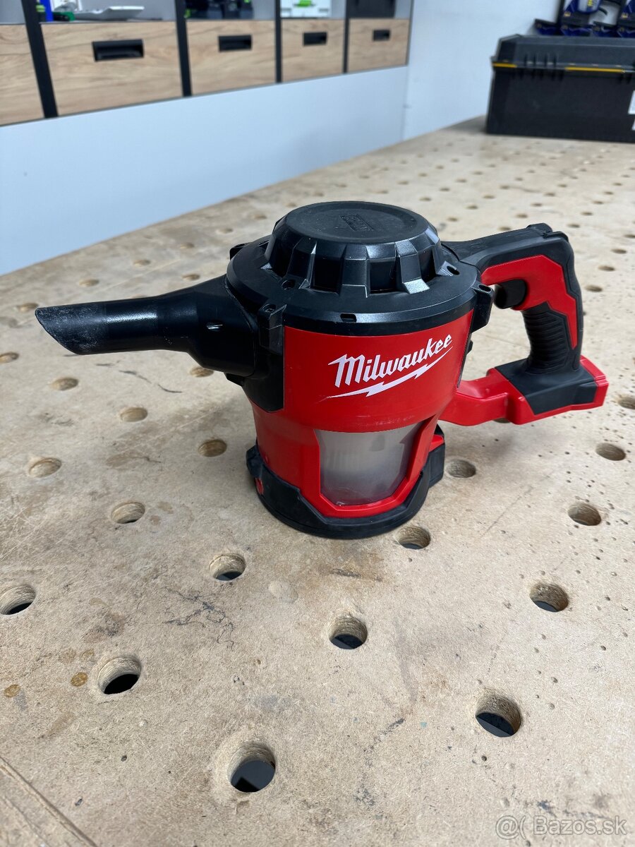 Kompaktný akú vysávač.Milwaukee M18 CV