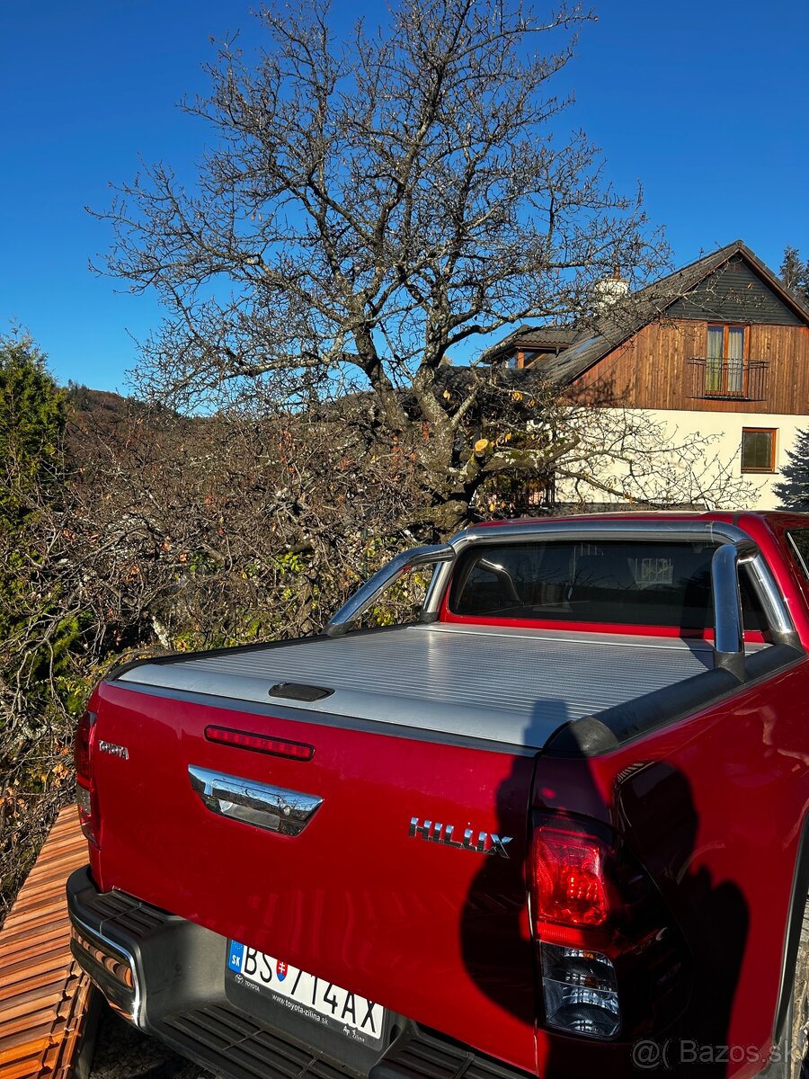 Predám zadnú roletku na toyotu hilux