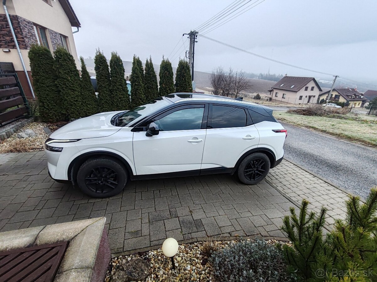 Predám Nissan Qashqai 1,3 DIG -T Mild Hybrid N- connecta