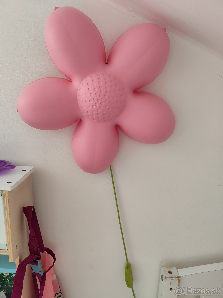 IKEA nástenná lampa kvet