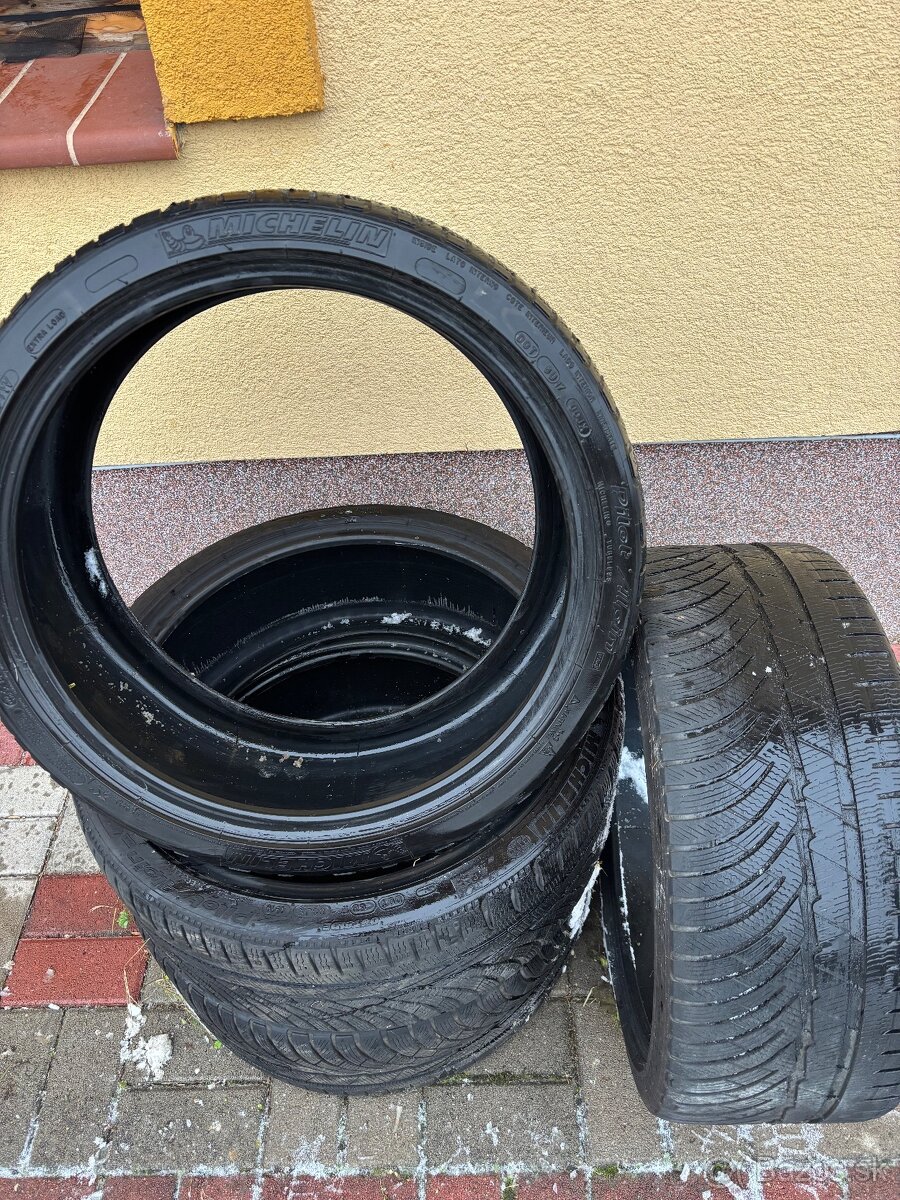 Michelin Pilot Alpin 235/35R19