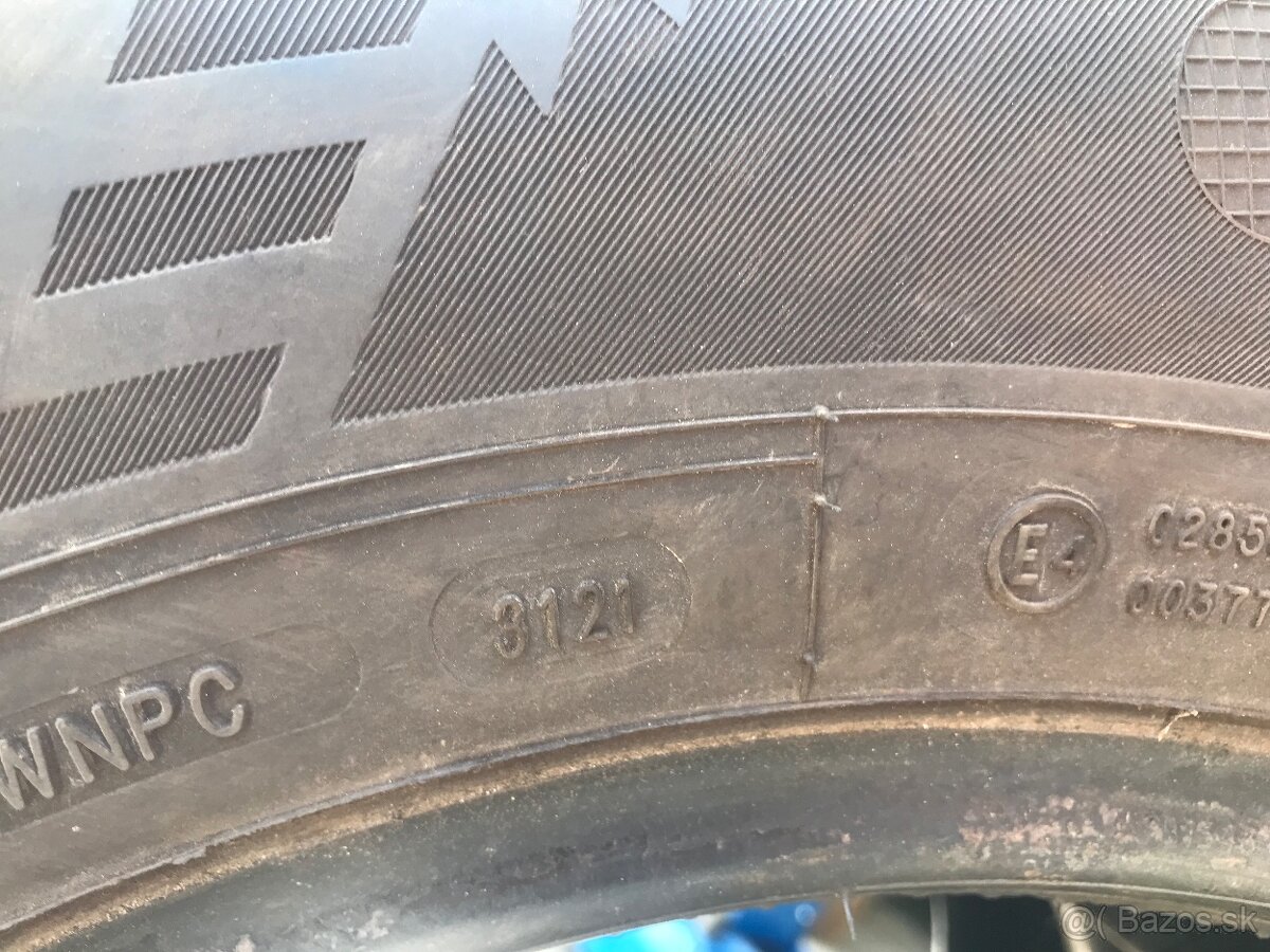 Pneu 235/65 R16c