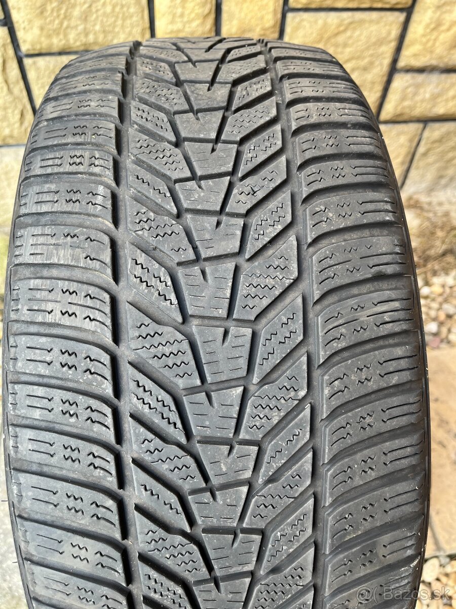 235/40 r19 Hankook