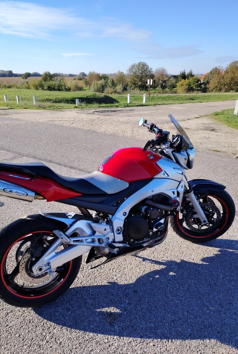 Suzuki GSR 600