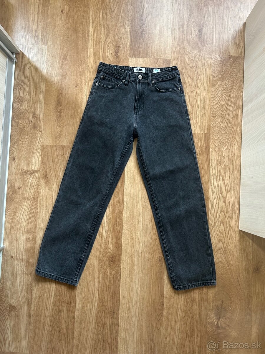 New Yorker baggy jeans