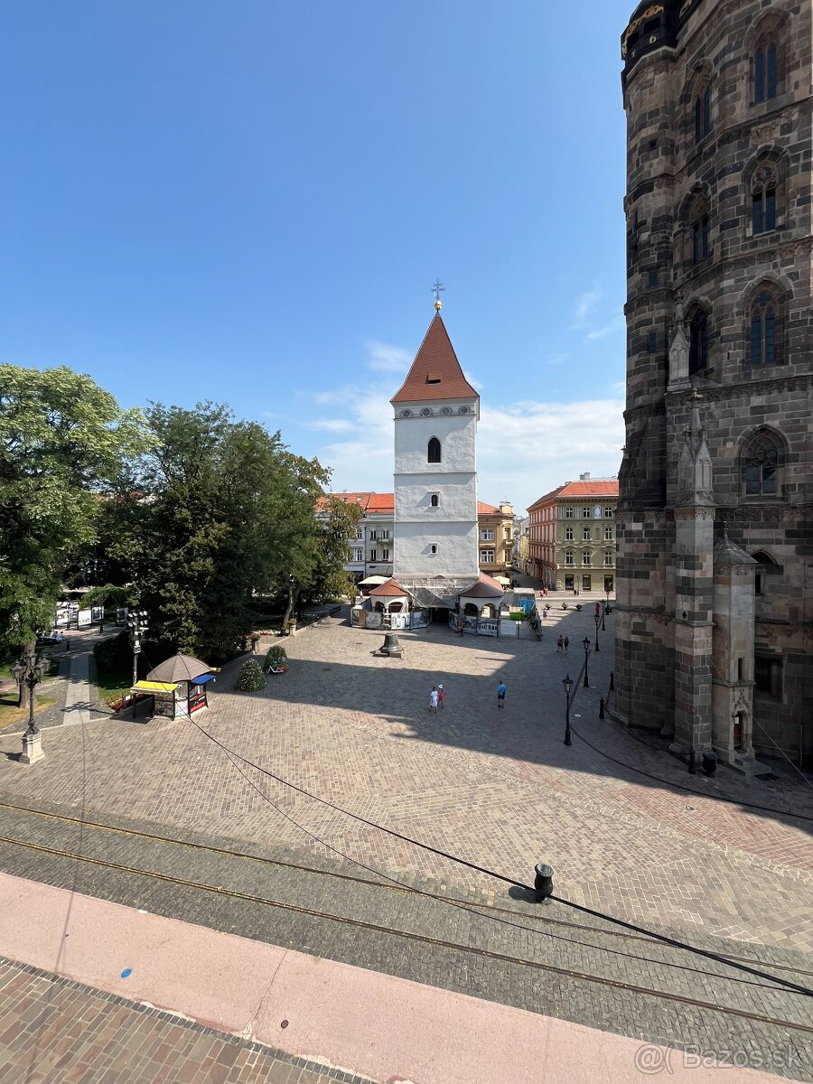 Veľký, krásny 3 izb. byt na Hlavnej ulici v Košiciach