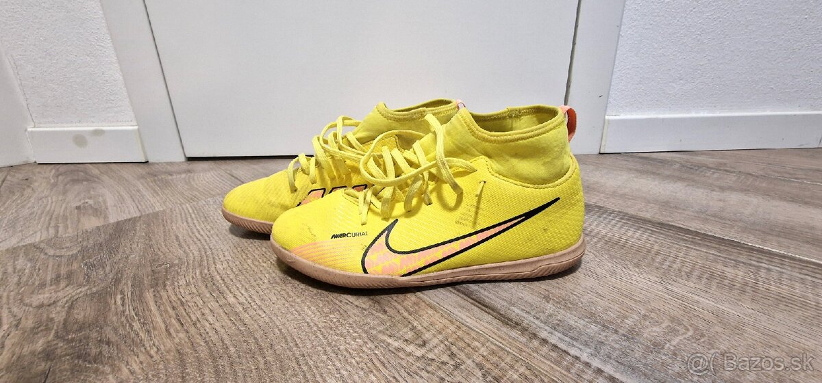 Halove kopacky Nike velkost EU 38