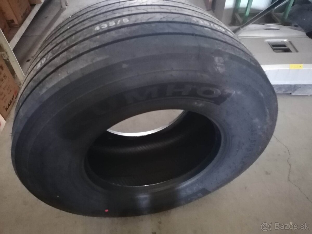 435/50 R19,5 Kumho KLT03  160J