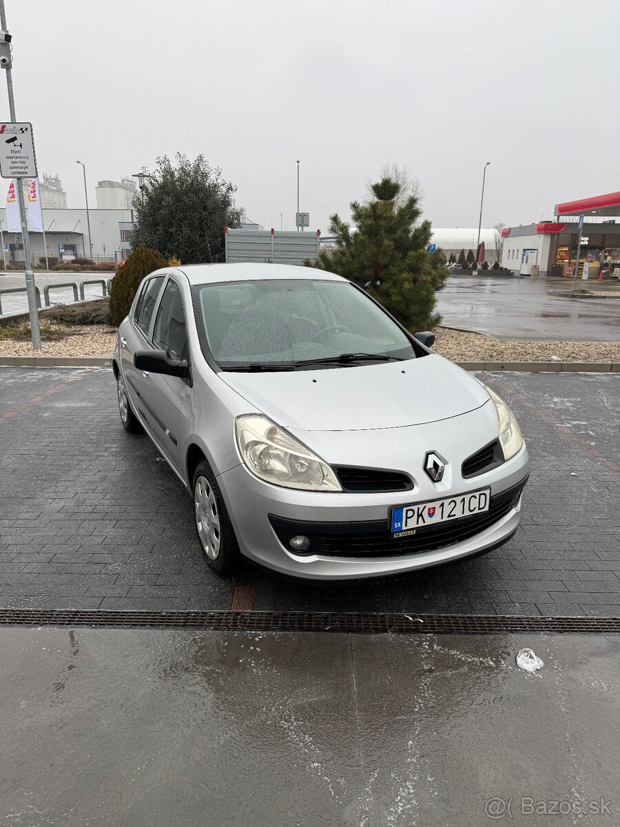 Predám Renault clio 1.2 48kw max zachovalom stave po 1 majit