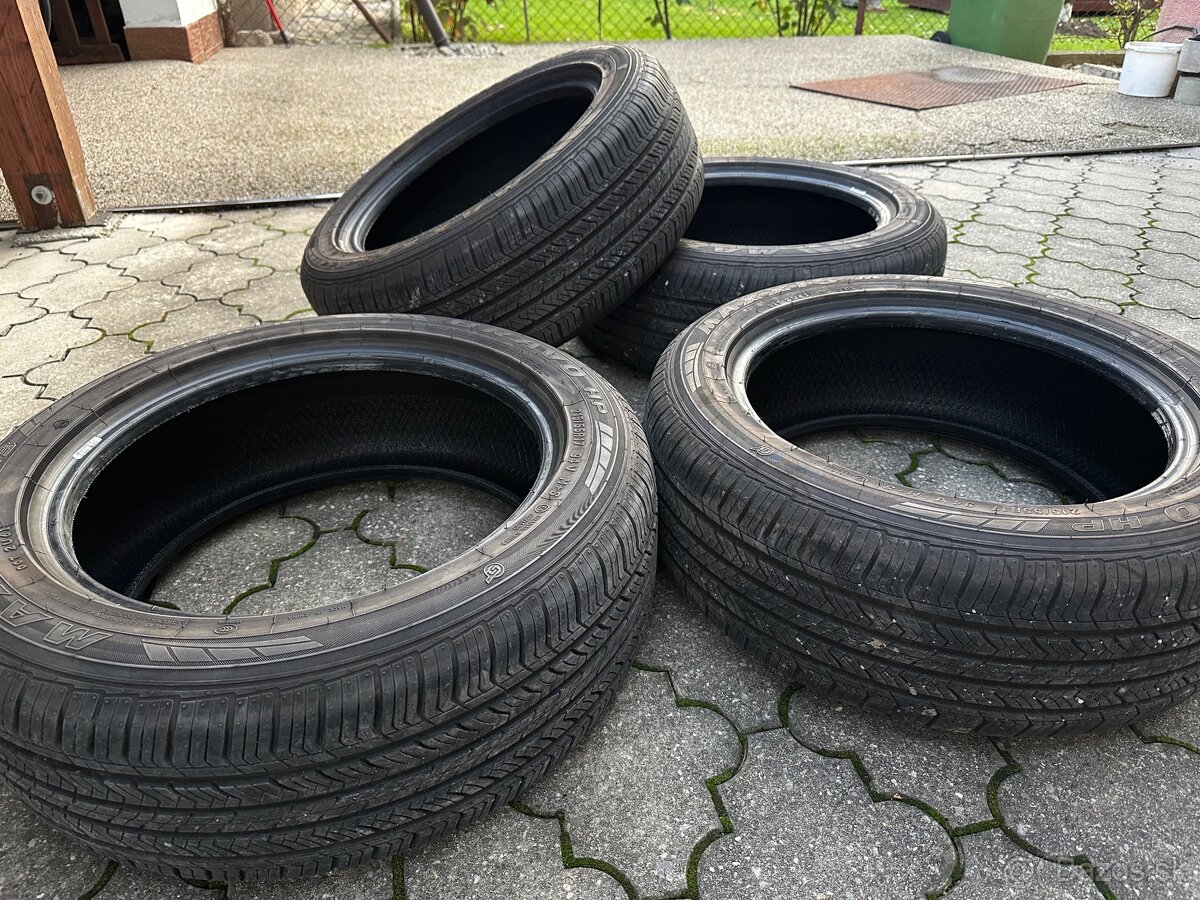 Pneumatiky Maxxis Bravo HPM3 215/55 R17 M+S