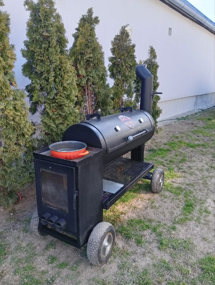 zahradny BBQ GRILL