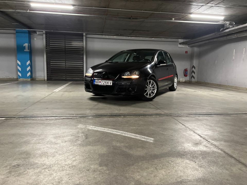 Predam Volkswagen Golf V 2.0 FSI 110KW