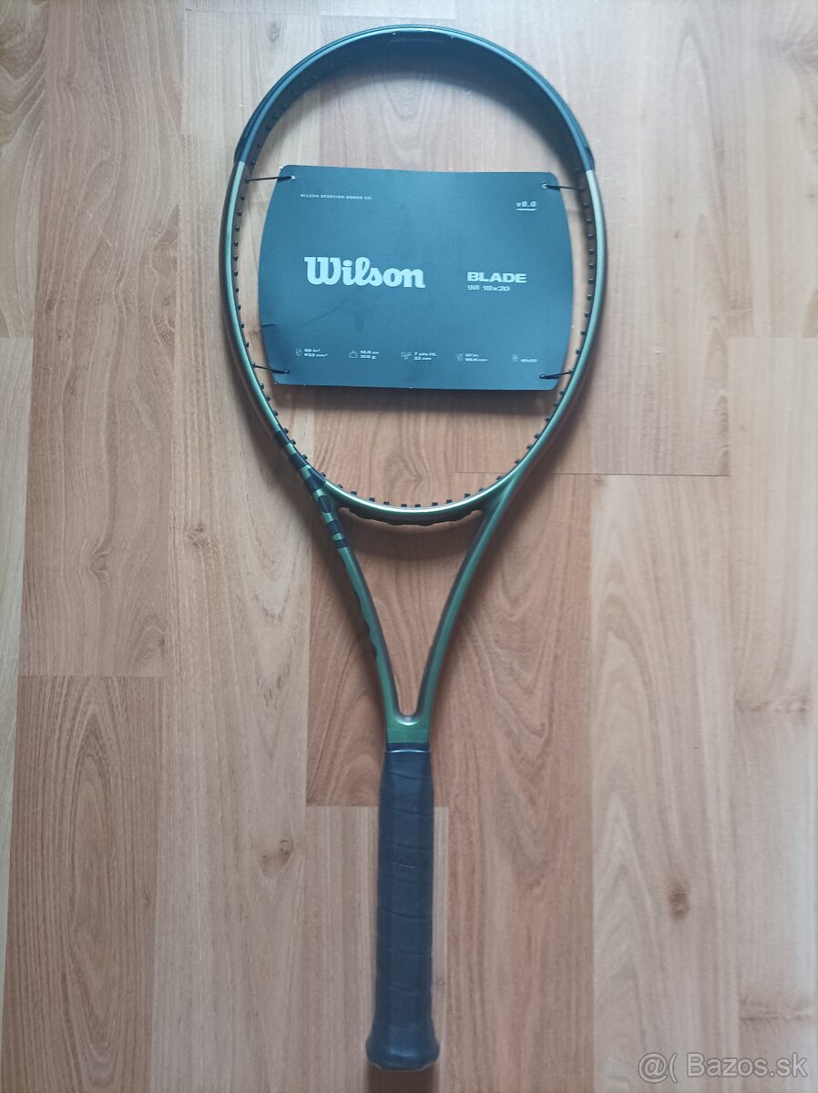 Tenisová raketa WILSON BLADE 98 18x20 V8.0