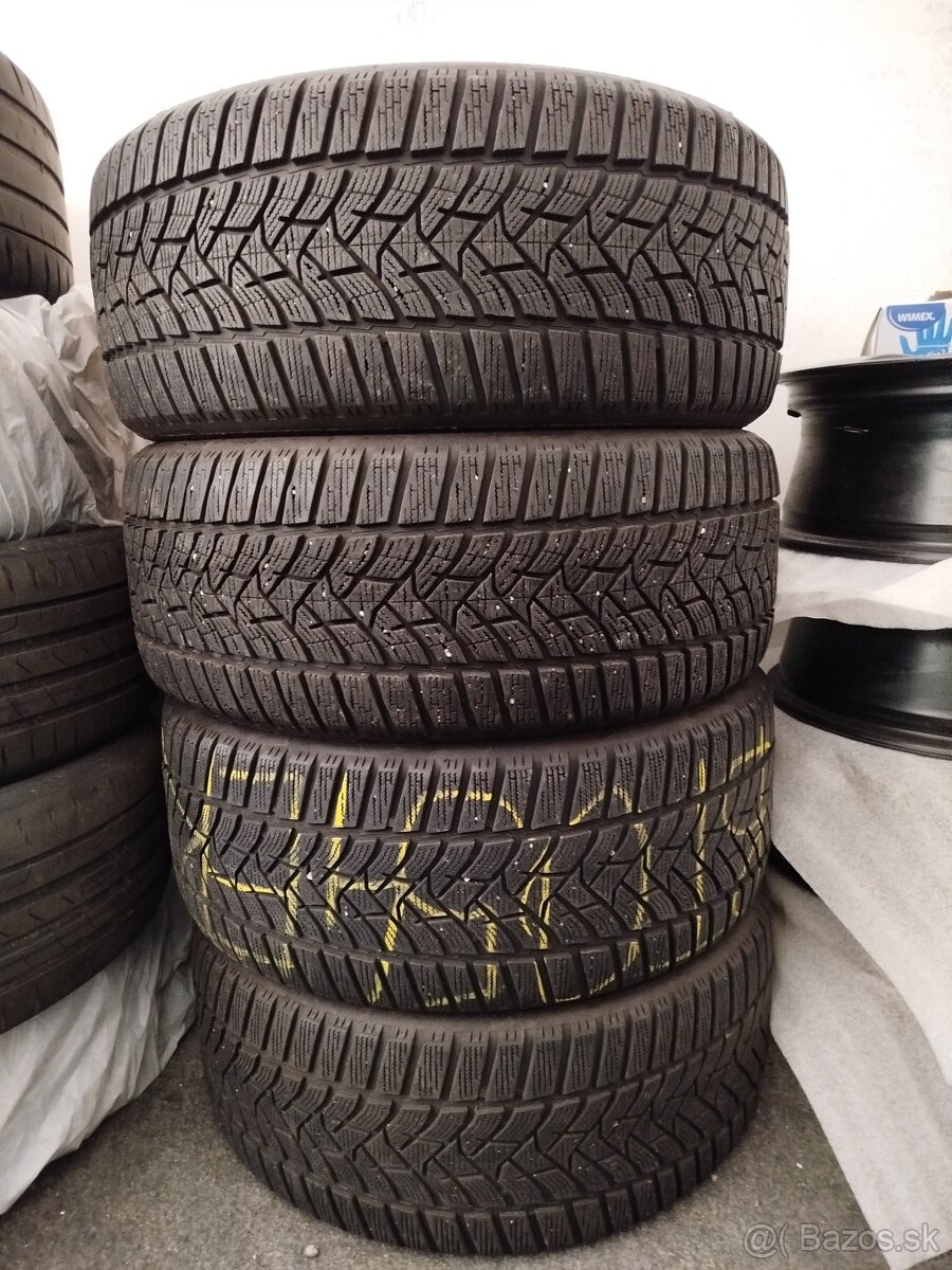 235/45 R18 zimné Dunlop