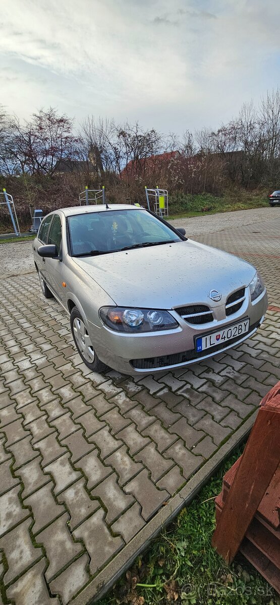 Nissan Almera