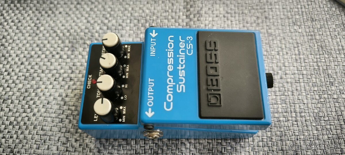 Predám Boss CS-3