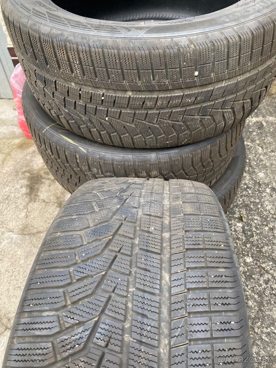 285/45 R21 Zimné Hankook