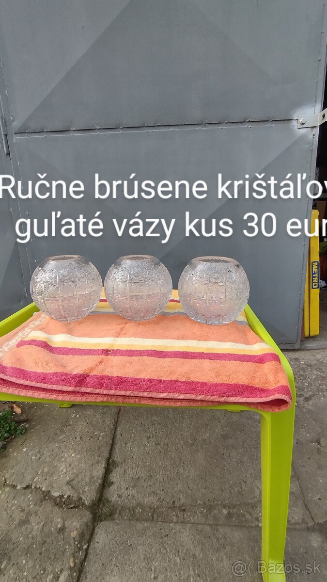 Predám ručne brúsene krištáľové guľaté vázy viď foto kus 30.