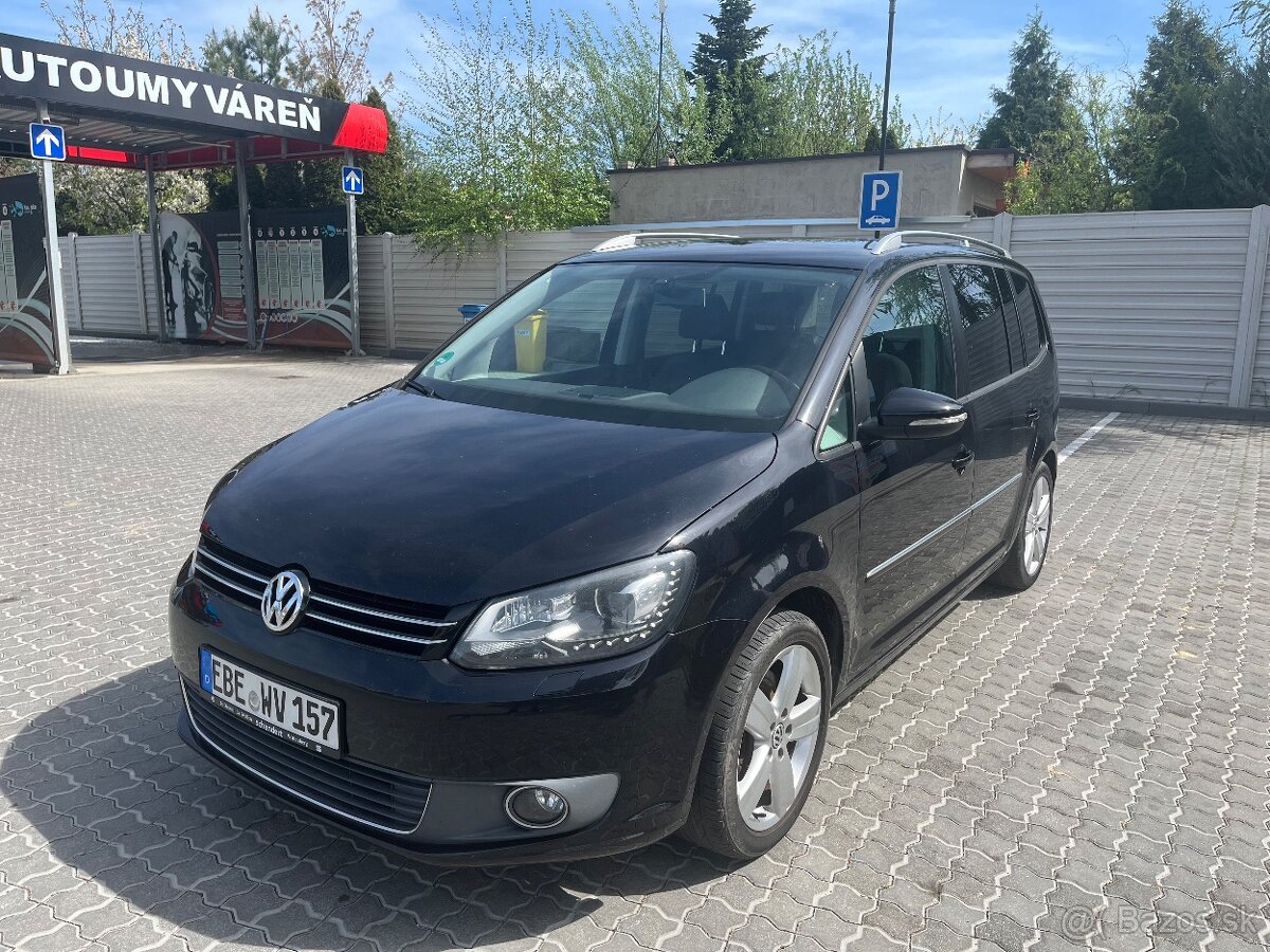 Volkswagen Touran 2.0 TDI highline r.v 2011 navi xenon