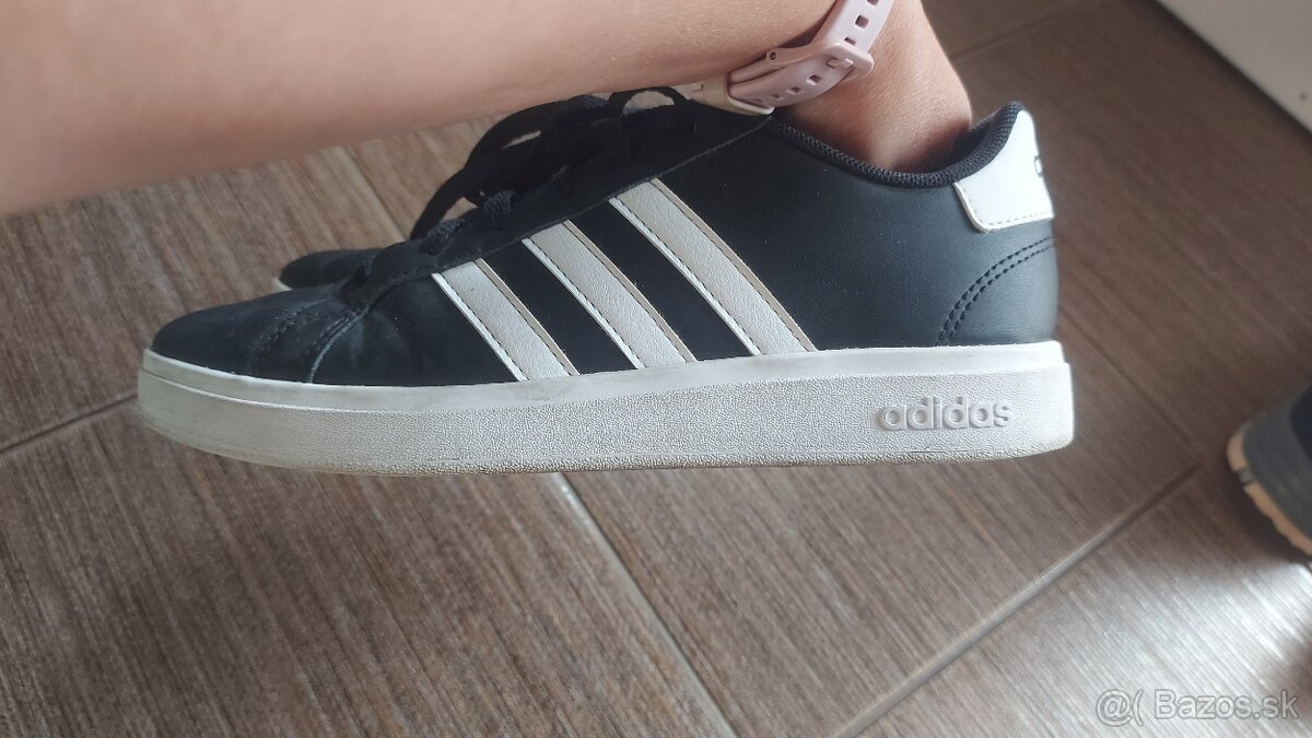 Adidas botasky č 37 1/3