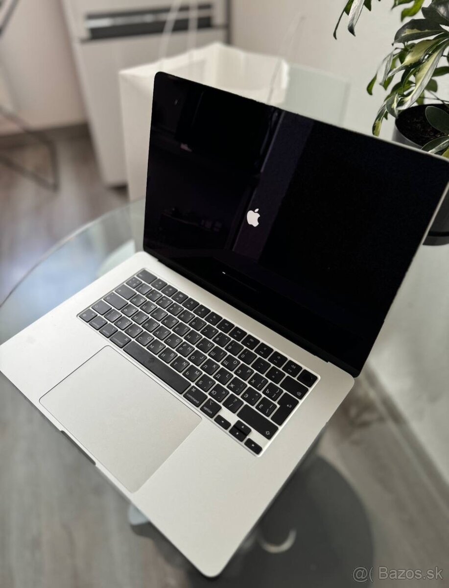 MacBook Air 15 M3 2024